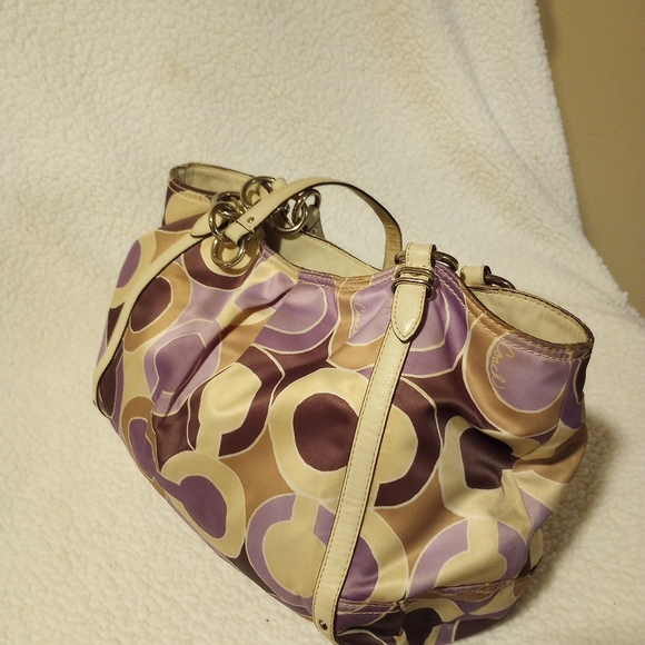 Coach Scarf Print;Satin Fabric,Good cond,just needs cleaning. - Picture 3 of 13